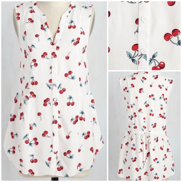 Modcloth Tops - 💥PRICE DROP💥 Steadfast Sojourn Top in Cherries
